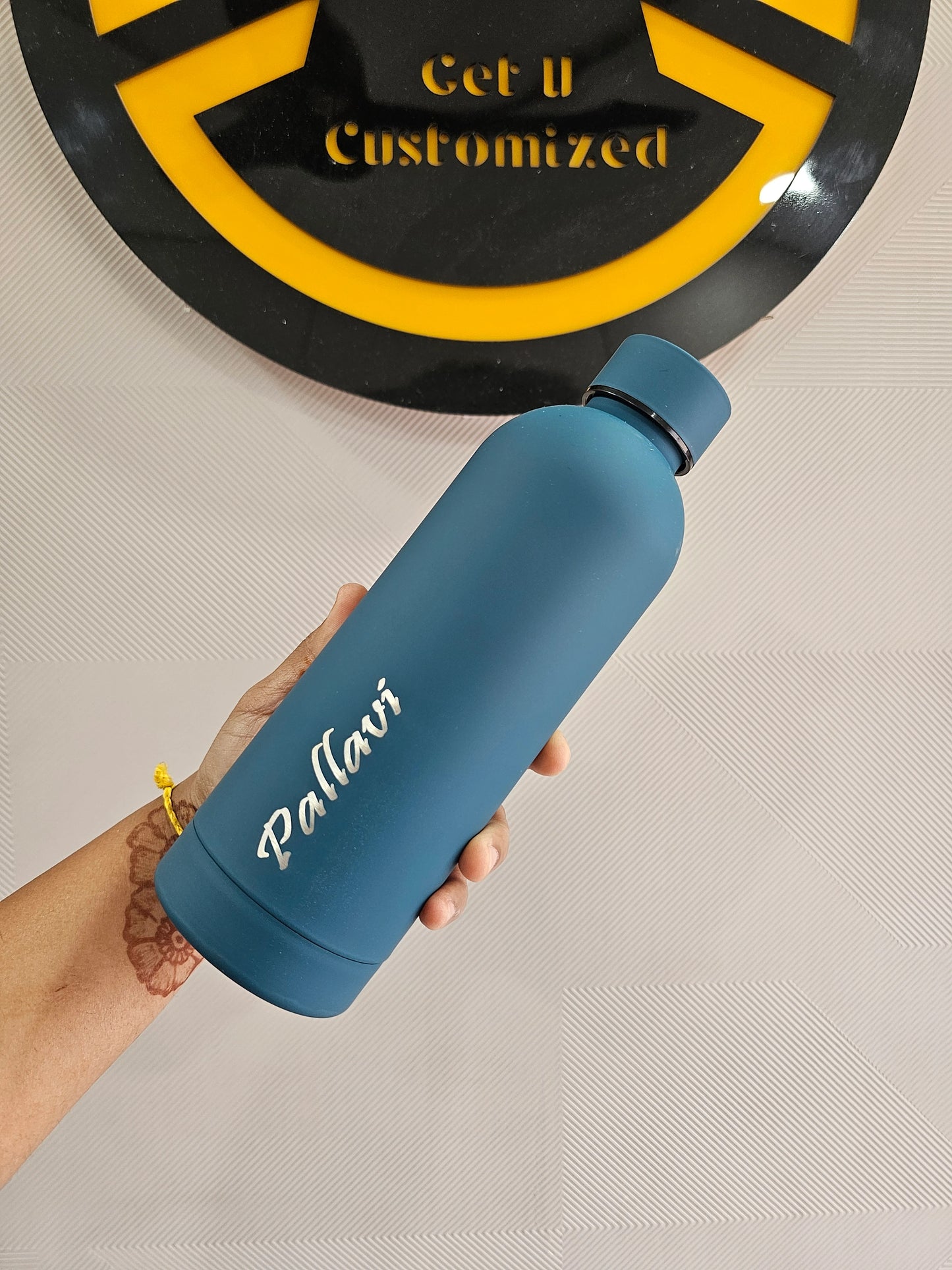 Personalized Double-Insulated Stainless Steel Water Bottle – Leakproof, BPA-Free, All-Day Hot & Cold!